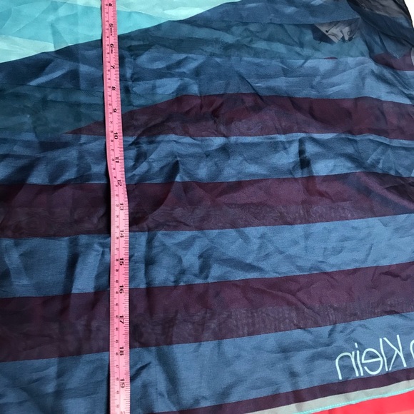 Calvin Klein colorblock blue silky scarf - Picture 4 of 7